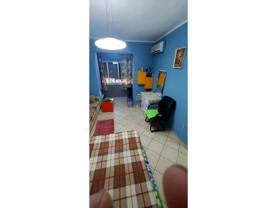 Tirane, jepet me qera apartament 2+1 Kati 2, 530 € (Rruga Bardhyl)