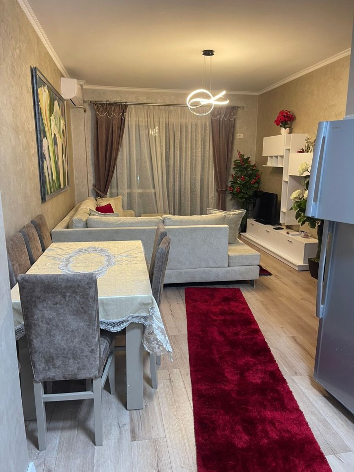 Tirane, jepet me qera apartament 3+1 Kati 2, 105 m² 800 € (rruga Shyqyri Brari)