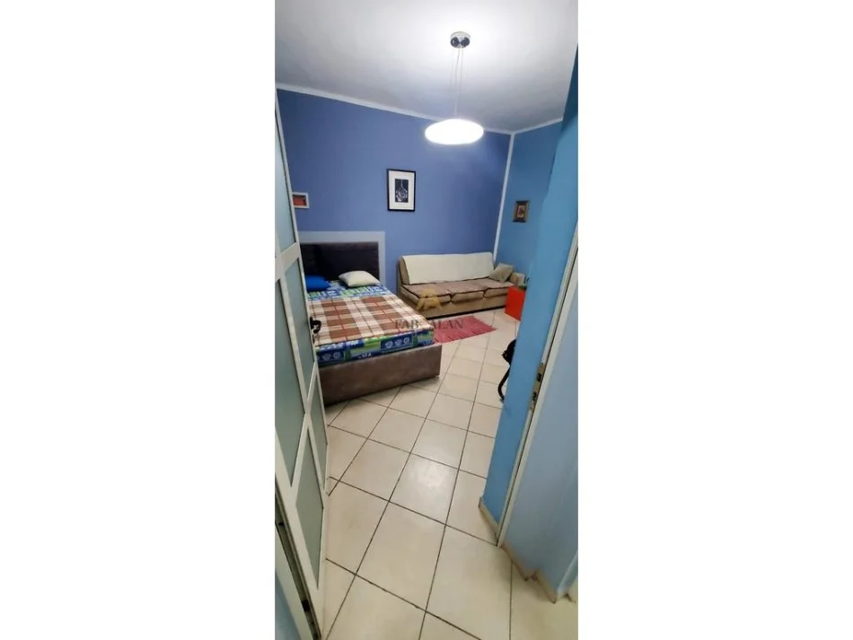 Tirane, jepet me qera apartament 2+1 Kati 2, 530 € (Rruga Bardhyl)