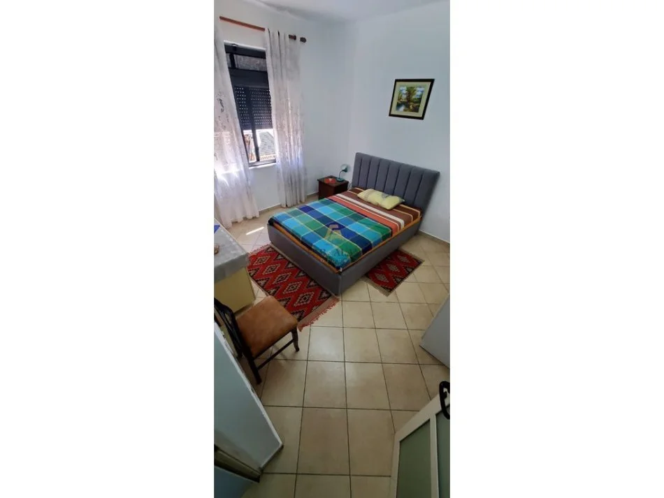 Tirane, jepet me qera apartament 2+1 Kati 2, 530 € (Rruga Bardhyl)