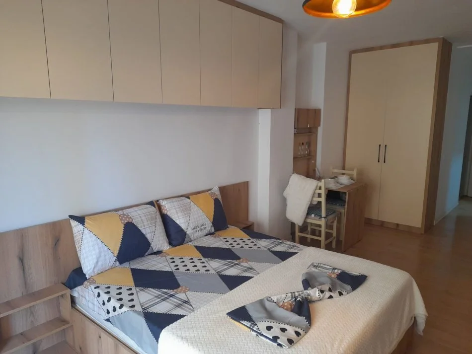 Tirane, jepet me qera garsonier 1+1 , 52 m² 370 € (Ndre Mjeda)