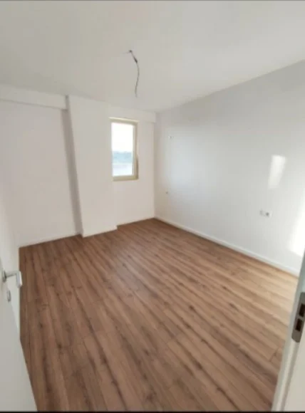 Tirane, shitet apartament 1+1+Ballkon Kati 4, 63 m² 80.340 € (Fresk)