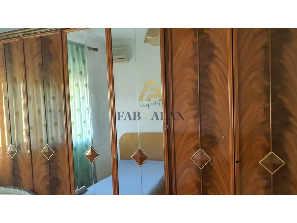 Tirane, jepet me qera apartament 1+1 Kati 3, 500 € (Rruga Bardhyl)