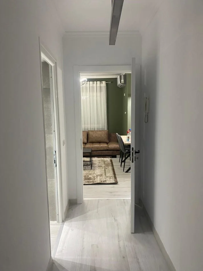 Tirane, jepet me qera apartament 1+1+Ballkon Kati 6, 65 m² 450 € (Don Bosko)