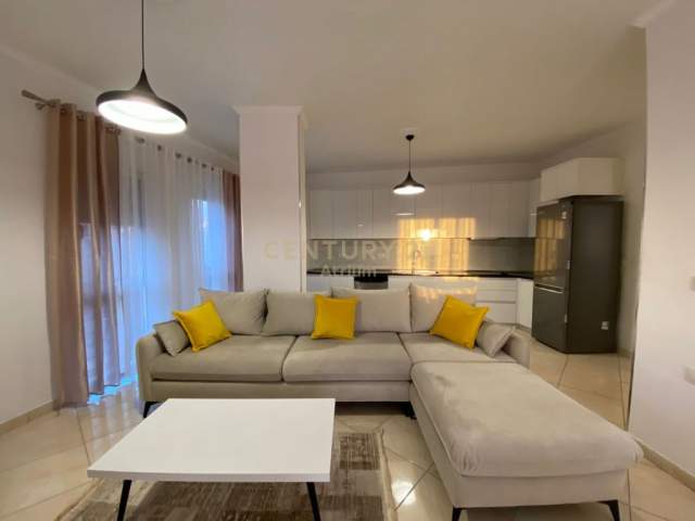 Tirane, jepet me qera apartament 2+1+BLK Kati 5, 100 m² 650
