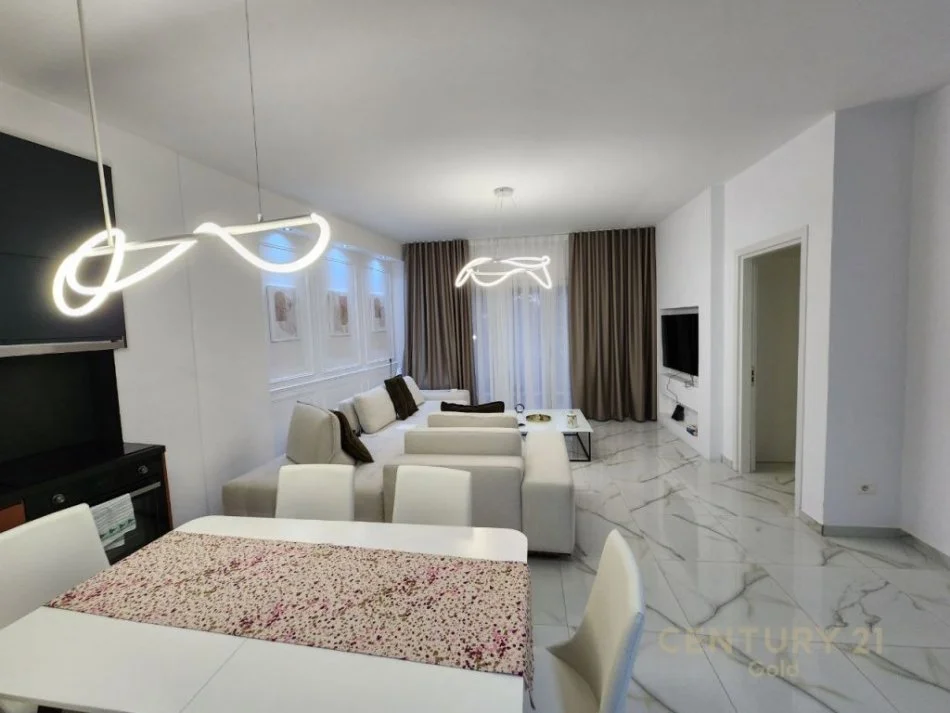 Tirane, shes apartament 1+1 Kati 2, 80 m² 165.000 € (Rruga e dibres)