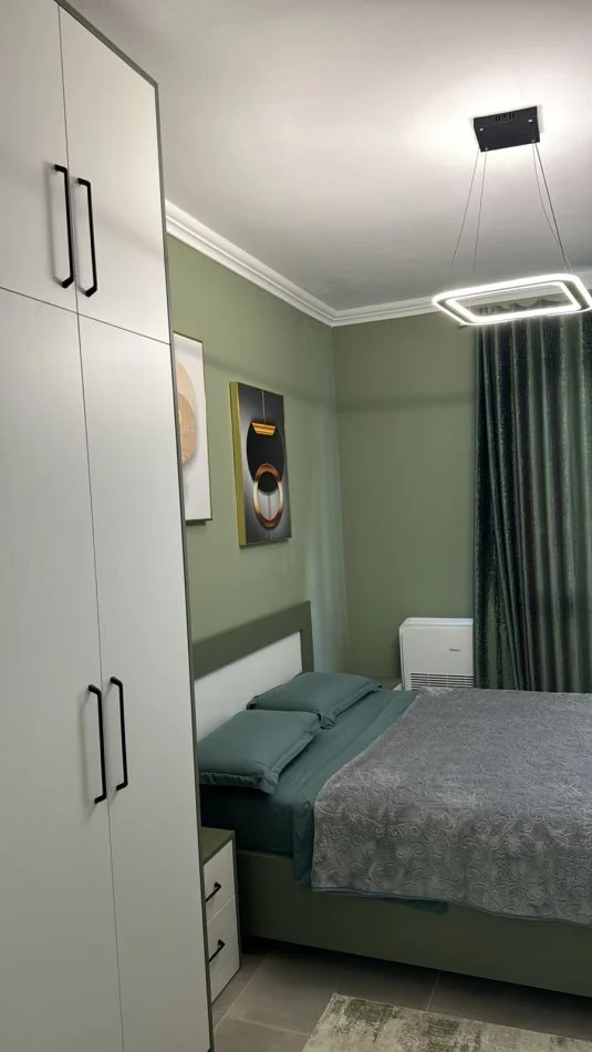 Tirane, jepet me qera apartament 1+1+Ballkon Kati 7, 60 m² 500 € (Rruga 5 maj Tirane)