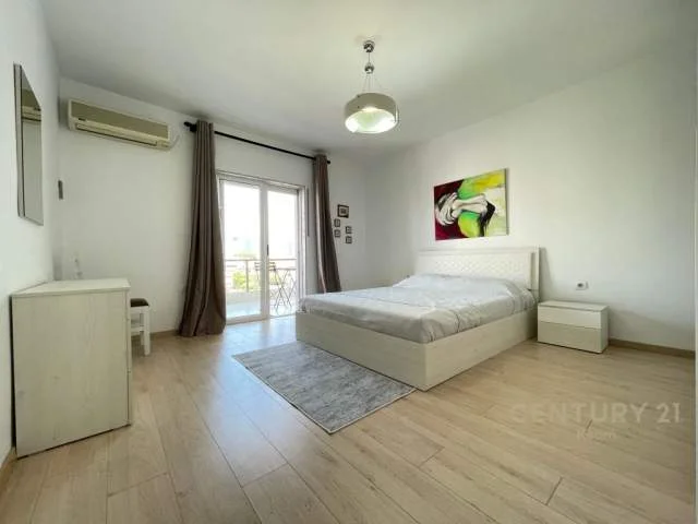 Tirane, jepet me qera apartament 2+1+BLK Kati 4, 120 m² 750 Euro (prane Kika 2)