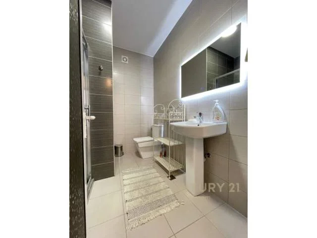 Tirane, jepet me qera apartament 2+1+BLK Kati 4, 120 m² 750 Euro (prane Kika 2)