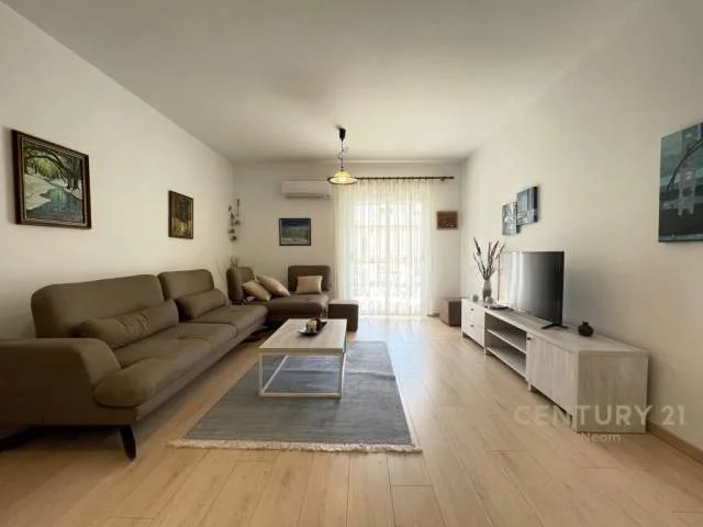 Tirane, jepet me qera apartament 2+1+BLK Kati 4, 120 m² 750 Euro (prane Kika 2)