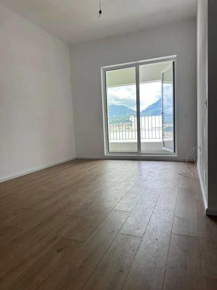 Tirane, shes apartament 2+1+Ballkon Kati 7, 85 m² 120.000 € 