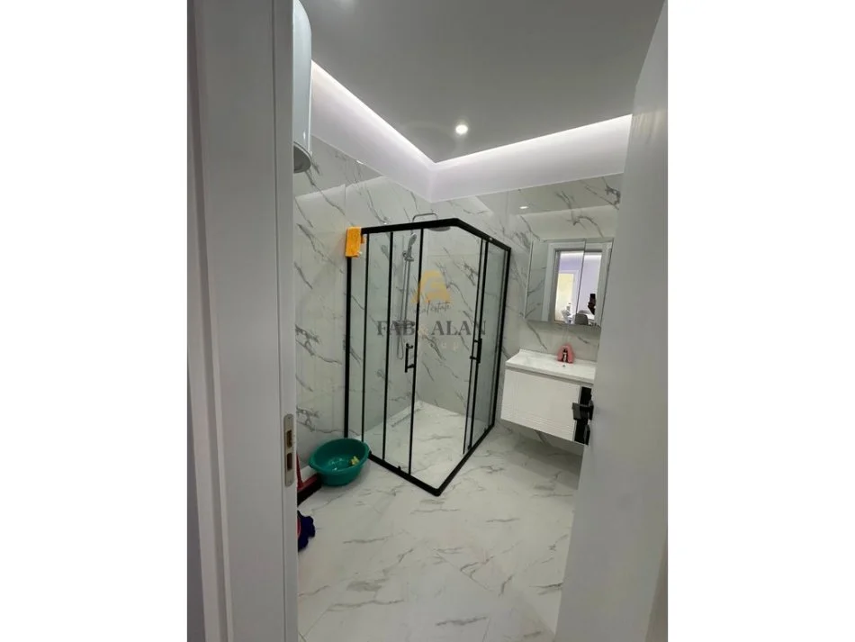 Tirane, jepet me qera apartament 2+1 Kati 7, 127 m² 600 € (Kamez)