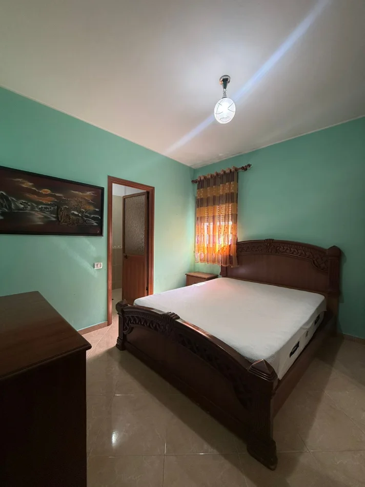 Tirane, jepet me qera apartament 2+1 Kati 3, 100 m² 450 € (Vila L Astir)