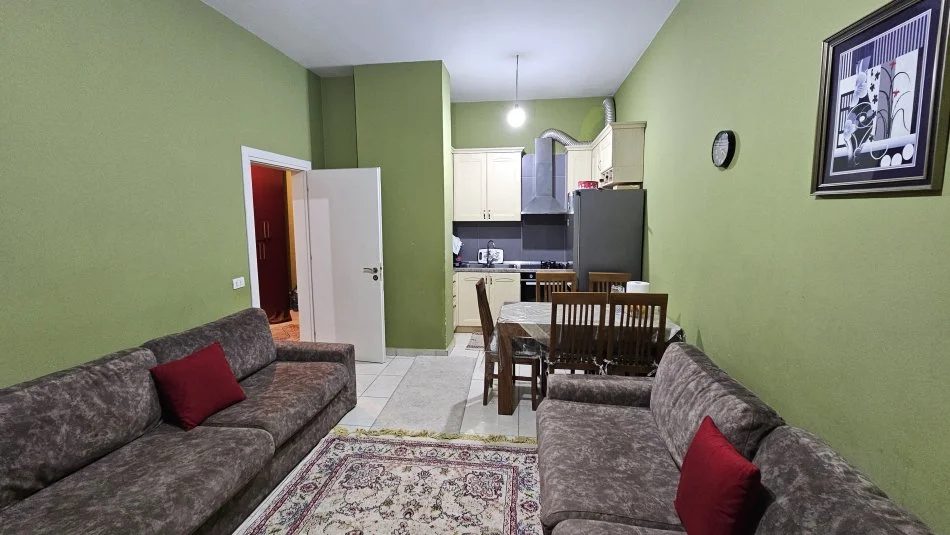 Tirane, shitet apartament 1+1 Kati 1, 72 m² 115.000 € (Astir)
