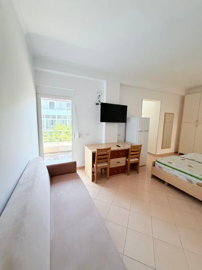Durres, jepet me qera garsonier Studio Kati 1,