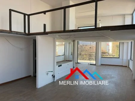 SHITET AMBJENT BIZNESI 80M2 RRUGEN PJETER BUDI PRANE QYTET STUDENTIT.