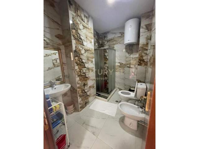 Tirane, jepet me qera apartament 2+1 Kati 6, 120 m² 450 Euro (Unaza e Re)
