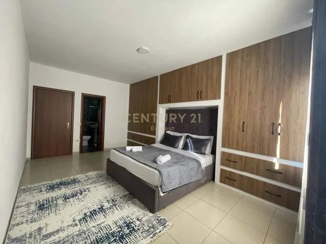 Tirane, jepet me qera apartament 2+1 Kati 6, 120 m² 450 Euro (Unaza e Re)