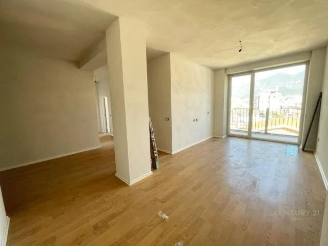 Tirane, shitet apartament 2+1 Kati 4, 106 m² 158.000 Euro (4 Deshmoret)