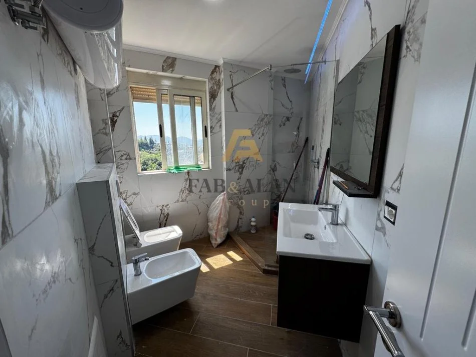 Tirane, shitet apartament 2+1 Kati 4, 124 m² 124.000 € (Fresk)