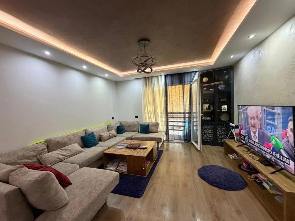 Tirane, shitet apartament 2+1 Kati 2, 100 m² 350.000 € (Komuna e Parisit)