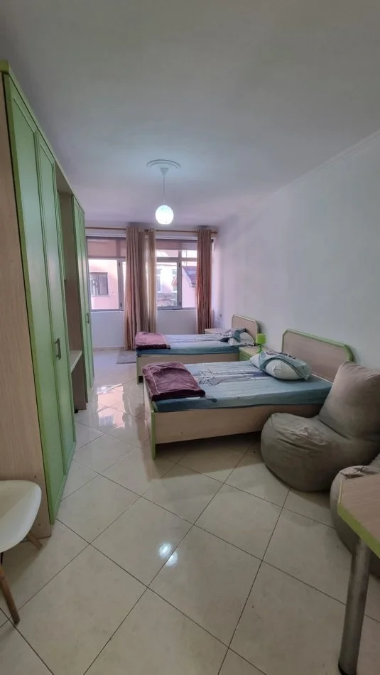 Tirane, jepet me qera apartament 2+1 Kati 2, 77 m² 600 € 