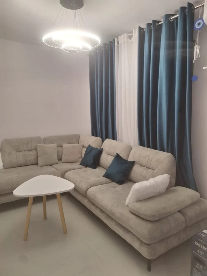 Tirane, jepet me qera apartament 2+1 Kati 1, 80 m² 550 € (21 Dhjetori ,Ish Parku)