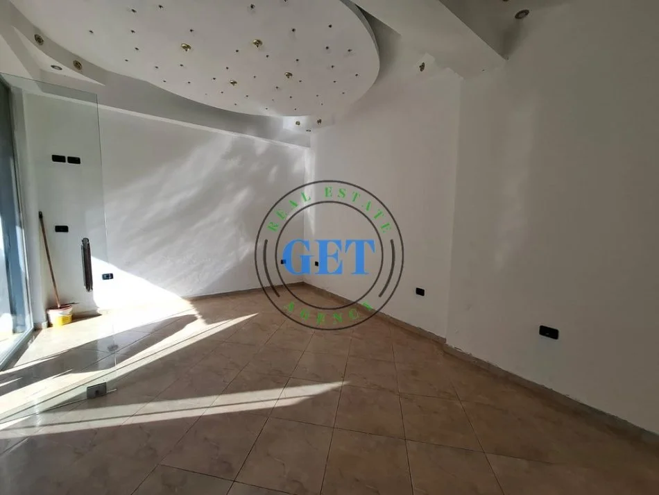 Durres, shitet ambjent biznesi Kati 0, 34 m² 68.000 € (Stacioni Trenit)