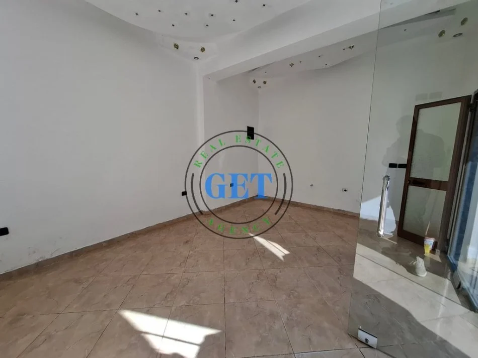 Durres, shitet ambjent biznesi Kati 0, 34 m² 68.000 € (Stacioni Trenit)
