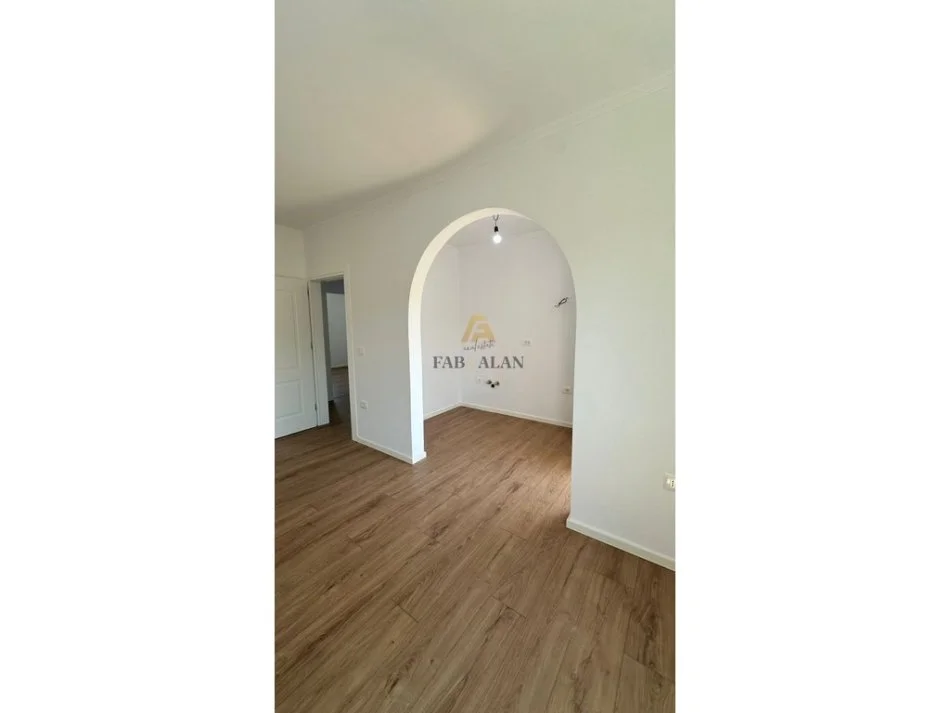 Tirane, shitet apartament 2+1 Kati 4, 73 m² 129.000 € (Pediatria)
