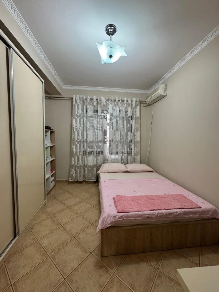 Tirane, shes apartament 2+1+Ballkon Kati 5, 104 m² 240.000 € (Stacioni i Trenit)