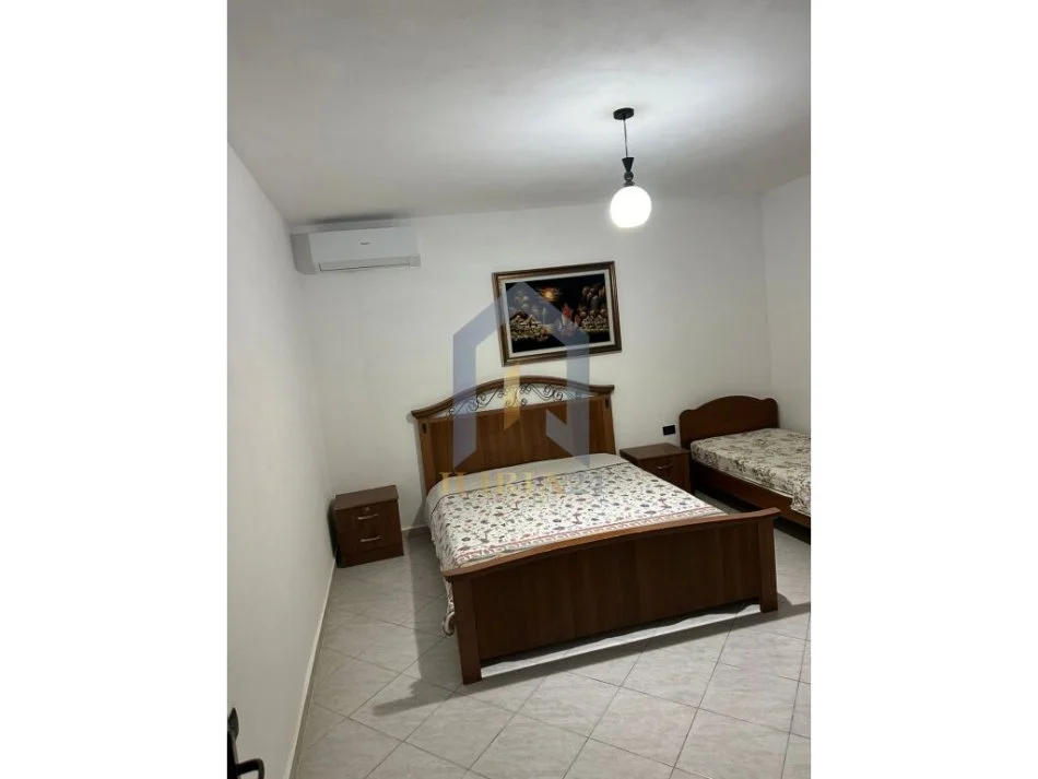 Tirane, jepet me qera apartament 1+1 Kati 1, 65 m² 450 € (rruga Dhimiter shuteriqi)
