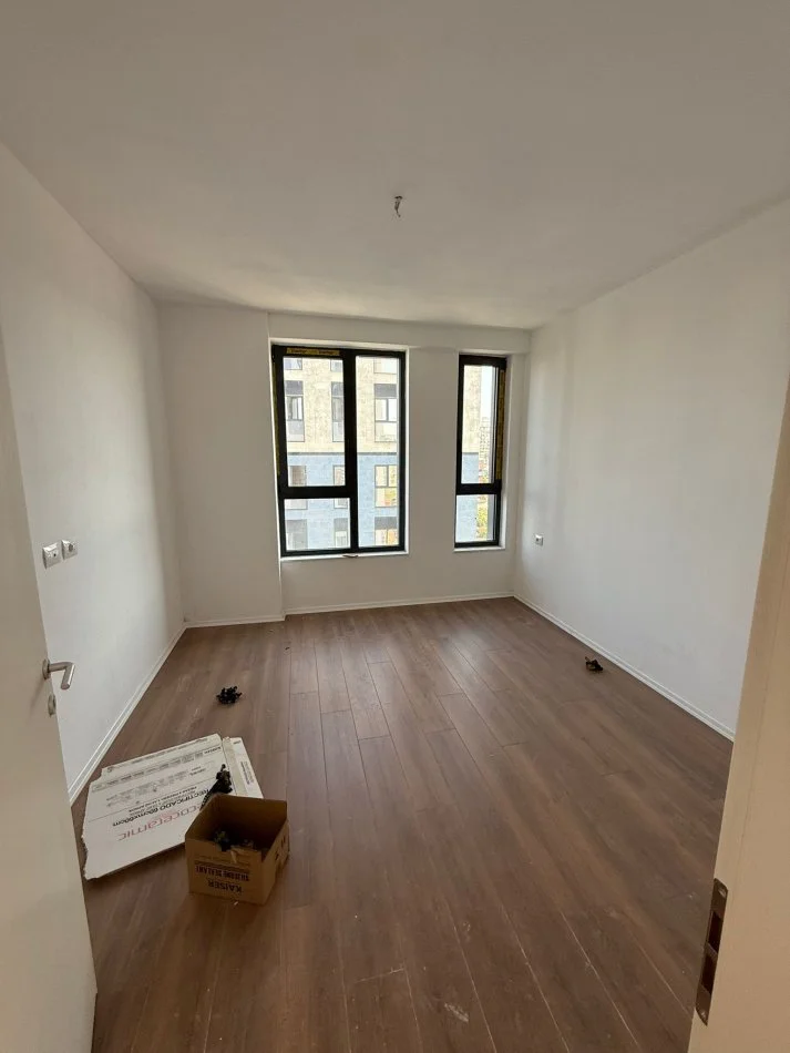 Tirane, jepet me qera apartament 2+1 Kati 2, 100 m² 800 € 