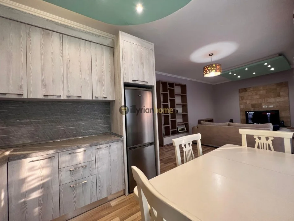 Tirane, jepet me qera apartament 1+1 Kati 6, 76 m² 700 € ("Pazari i Ri", Tiranë)