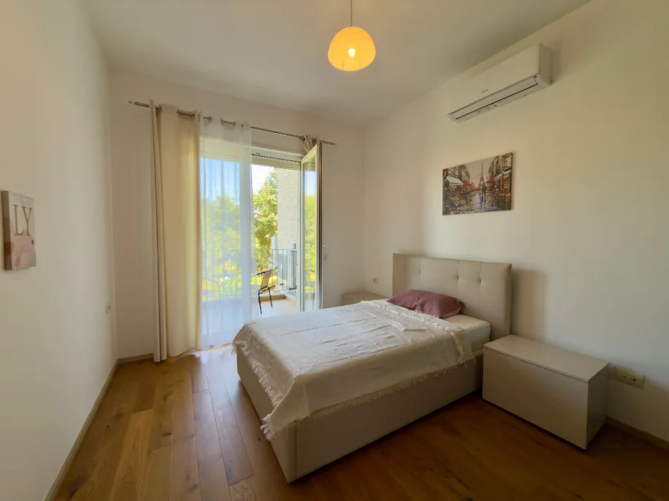 Tirane, jepet me qera apartament 2+1+Ballkon Kati 2, 120 m² 1.200 € (Secret Garden Residence)