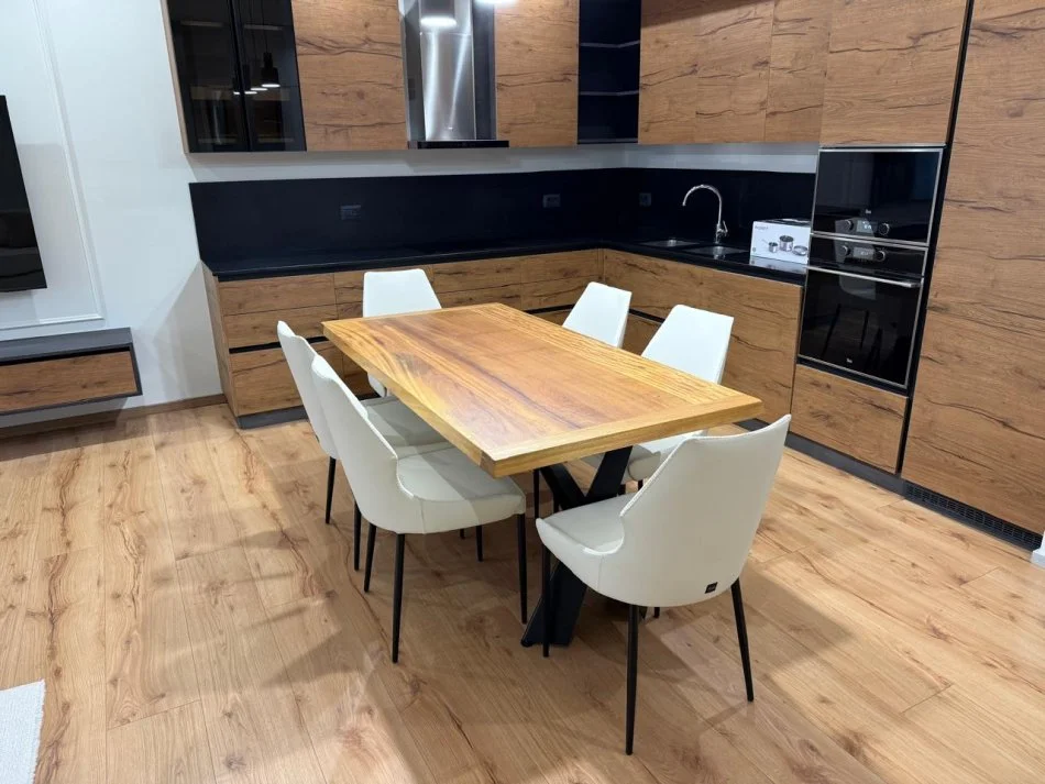 Tirane, jepet me qera apartament 2+1 Kati 2, 110 m² 1.700 € (TEG)