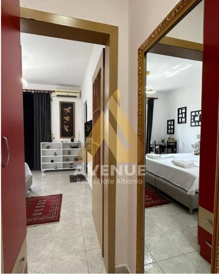 Tirane, Ish Restorant Durresi jepet me qera garsonier 1+1 Kati 7, 38 m² 380 € (Rruga Ferit Xhajko)