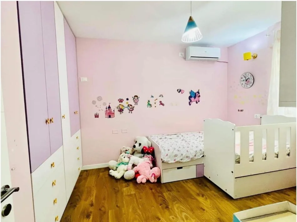 Tirane, shitet apartament 2+1 , 100 m² 198.000 € (Qendra Kristal)