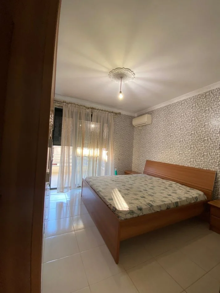 Tirane, jepet me qera apartament 2+1 Kati 5, 130 m² 500 € (Rruga kodra e diellit)