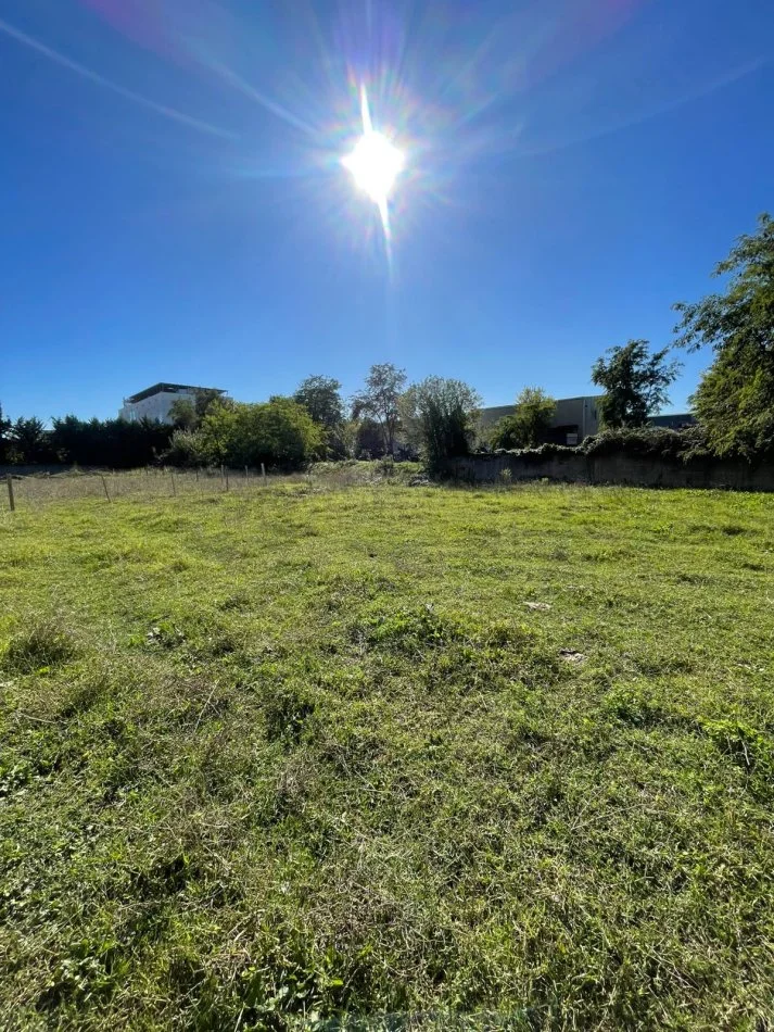 Tirane, shitet toke , 700 m² 150.000 € (Kashar)