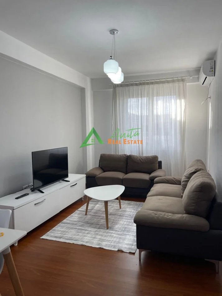 Tirane, jepet me qera apartament 2+1+Ballkon Kati 8, 80 m² 600 € (Rruga Ndre Mjeda, Kompleksi Star)