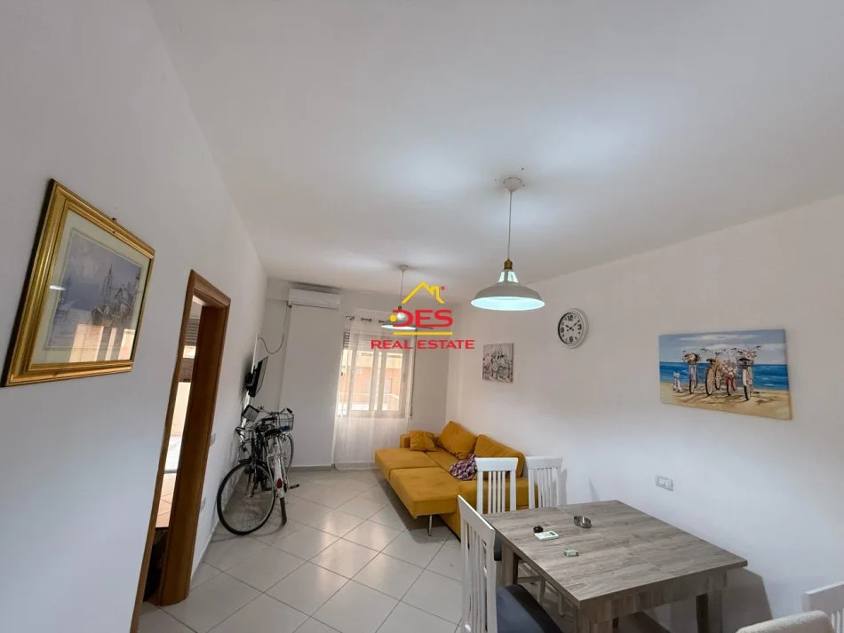 Vlore, shitet apartament 2+1+Ballkon Kati 2, 72 m² (Rruga Dhimitër Konomi)