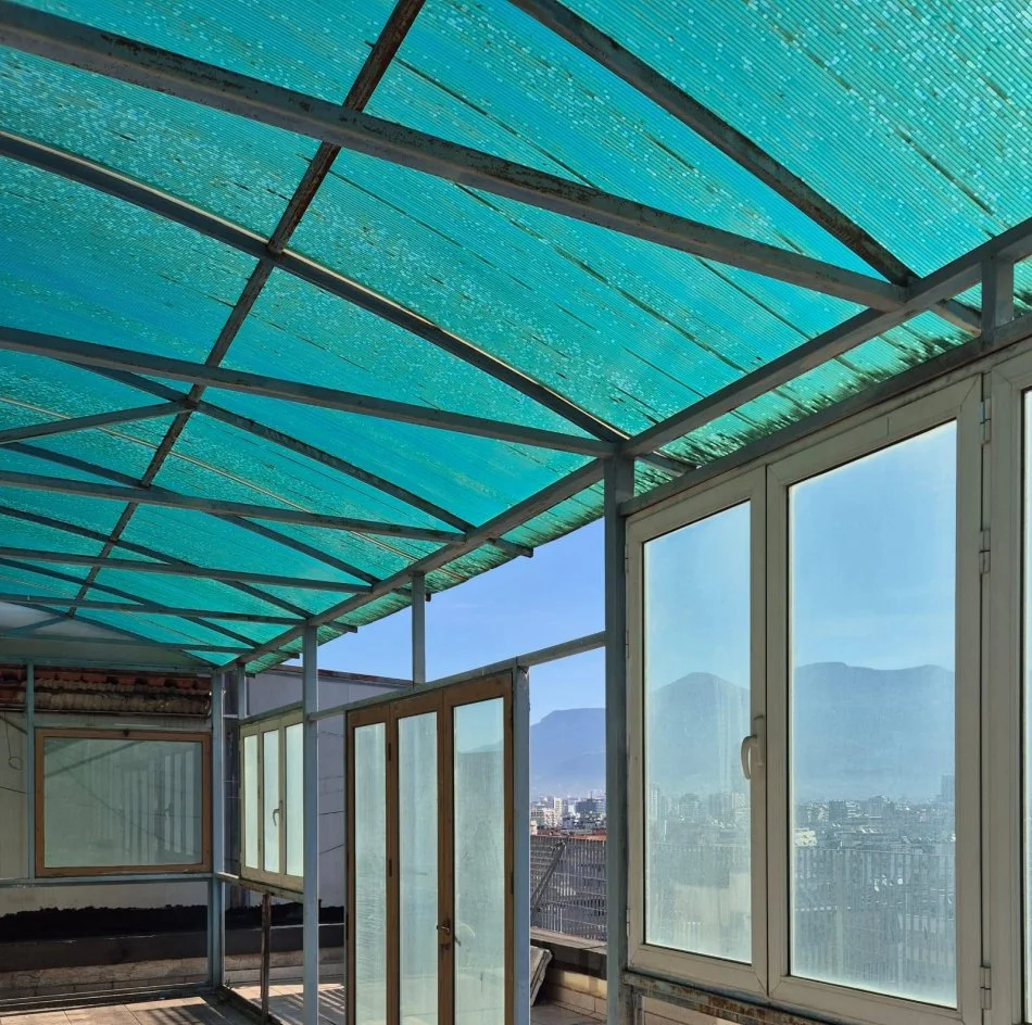 Tirane, shes apartament 2+1+Ballkon Kati 12, 100 m² 190.000 € (KOMUNA E PARISIT)