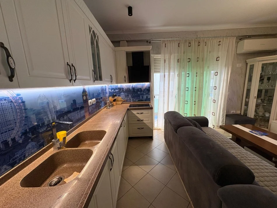 Vlore, shitet apartament 2+1 Kati 3, 102 m² 165.000 € 
