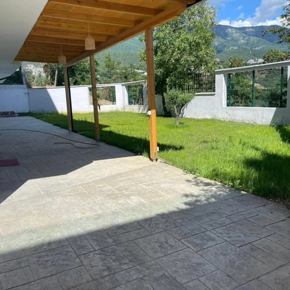 Tirane, shitet apartament 3+1+Ballkon , 140 m² 199.000 € (Dajt)