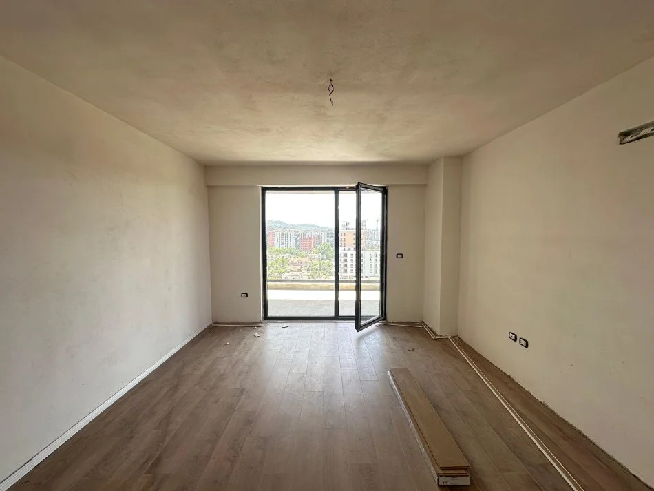 Tirane, shitet apartament 1+1+Ballkon Kati 9, 84 m² 125.000 € (Ish Fusha Aviacionit Garden Residence Turdiu Gati Per Banim)