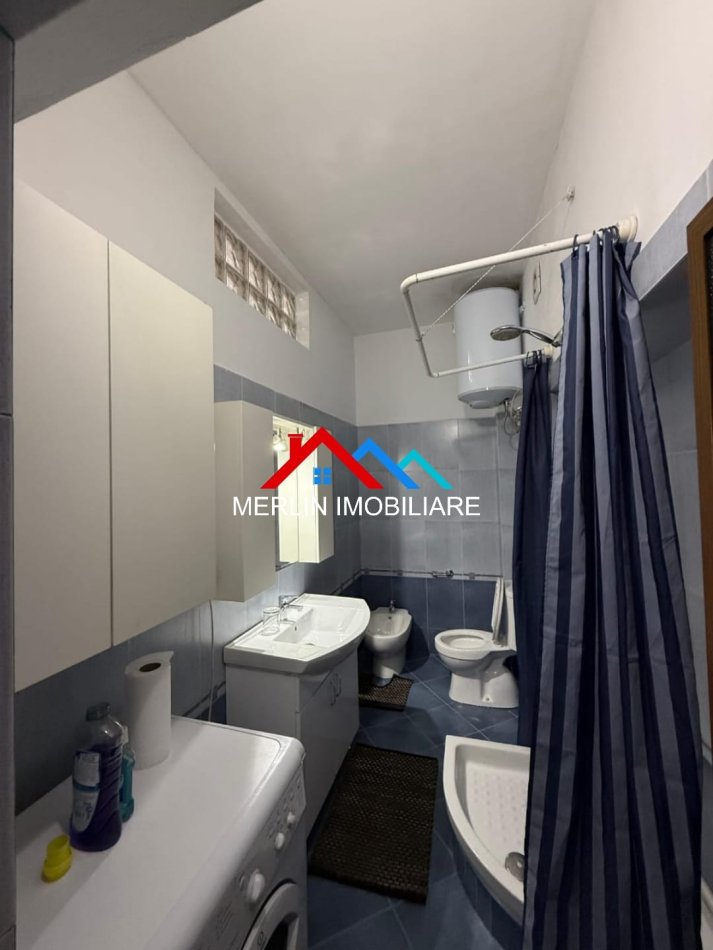 Tirane, jepet me qera apartament 1+1+Ballkon Kati 5, 70 m² 620 € (BULEVARDI BAJRAM CURRI)
