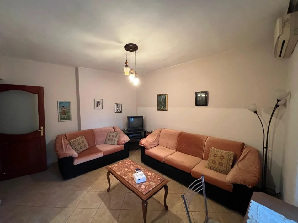 Tirane, jepet me qera apartament 2+1 Kati 2, 75 m² 500 € (Shkolla e balletit)