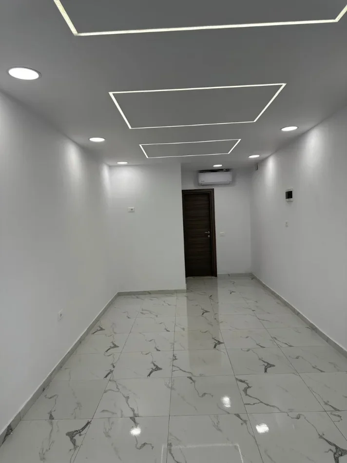 Tirane, jepet me qera dyqan Kati 1, 31 m² 400 € (rruga elbasanit)