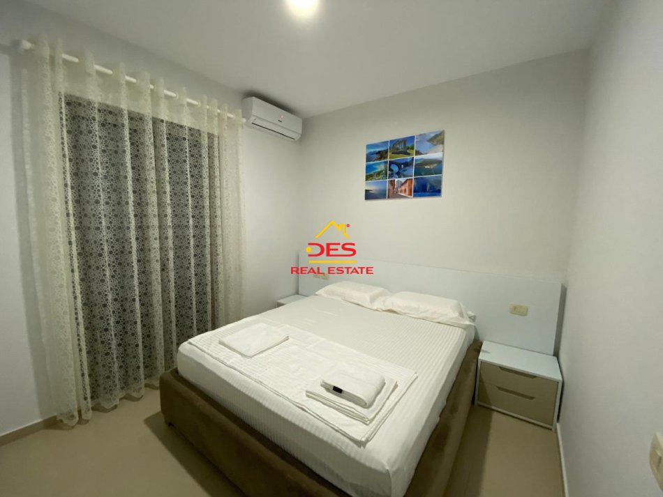 Vlore, jepet me qera apartament 1+1+Ballkon Kati 5, 107 m² 600 € (Rruga Aleksandër Moisiu)